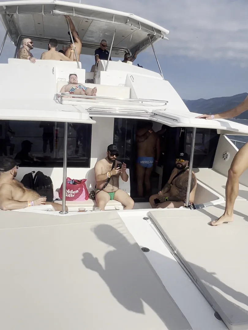 Bearadise on the water